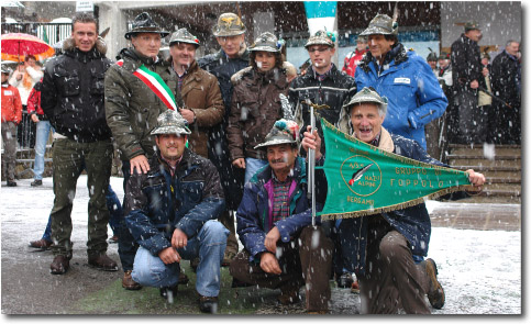 Gruppo Alpini di Foppolo con il Sindaco Beppe Berera e il pres. ANA Bg Sarti