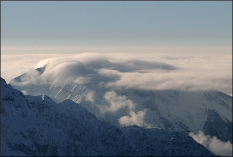 Monte Venturosa avvolto nelle nebbie
