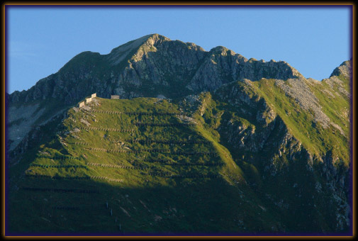 Il Monte Cadelle e il paravalanghe sull'anticima