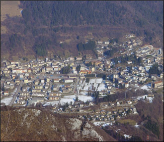 Panoramica su Piazza Brembana