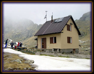 Rifugio /Bivacco Benigni (2222 m)