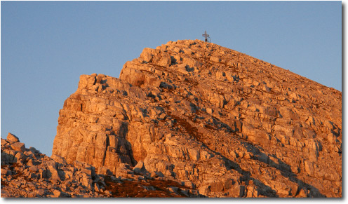 Il tramonto infuocato del Pizzo Arera