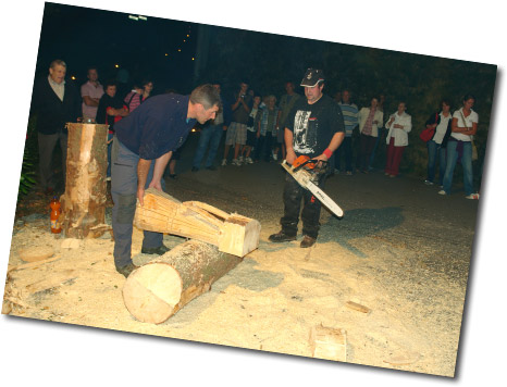 Milesi di Ornica, sculture con la motosega - Averara