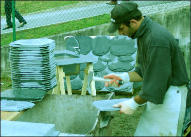 Dimostrazione lavorazione dell'ardesia