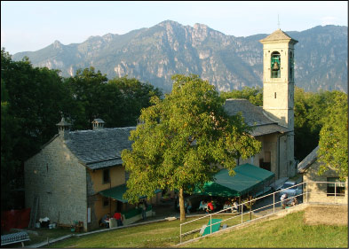 Festa d'estate all'antica chiesa di Blello