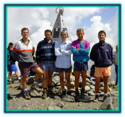 gruppo di amici di Zogno sul Pizzo del Diavolo di Tenda