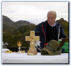 Don Luigi Gabanelli alla Transorobica 2002 - Prealpi Orobie