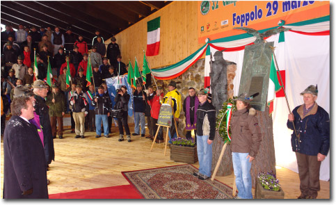 Deposizione della corona d'alloro al monumento dei Caduti - Campionati Italiani Alpini di Sci Alpinismo - Foppolo