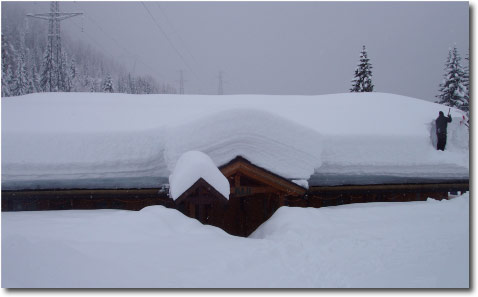 Sepolto dalla neve.. l'ufficio Pista di Fondo Gran neve a Foppolo