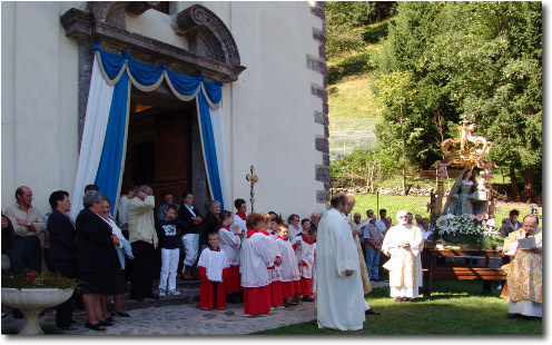 Sagra Madonna del Frassino la processione Ornica