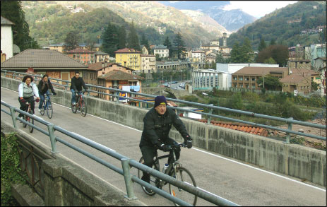 Passaggio di Bettoni sul ponte ex ferrovia di San Giovanni Bianco
