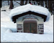 La santella di Capovalle immersa nelle neve