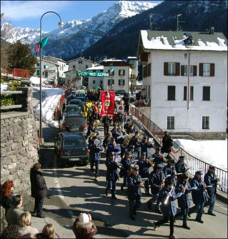 Partenza corte dall'Albergo Alpino