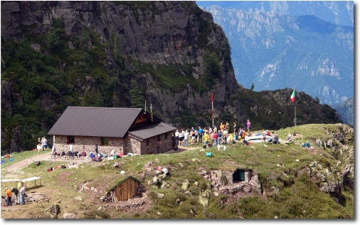Rifugio/ bivacco Tre Pizzi Pietra Quadra