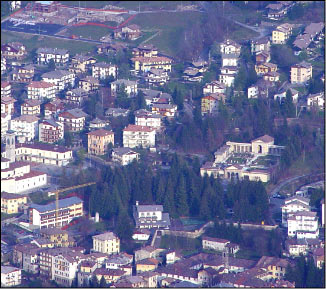 Particolare del centro di Serina