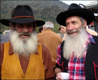 Anche alla Fiera zootecnica di Taleggio non potevano mancare barba e baffi, personaggi carismatici della Valle