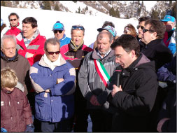 Benedizione impianto, parroco di Valleve